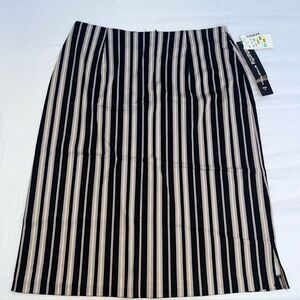 Elegant Striped Pencil Skirt